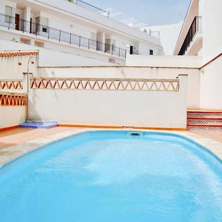 Fantastic 1 Bedroom Apartment In The Centre Of เนร์คา ภายนอก รูปภาพ